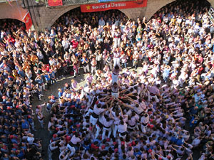 Fires 2016. La Diada Castellera a la plaça del Vi, amb els Marrecs de Salt, els Capgrossos de Mataró i els Minyons de Terrassa