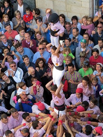 Entrada a la plaça del pilar dels Minyons de Terrassa