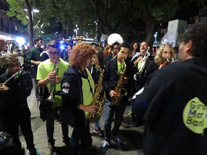 Fires 2016. Girona Gran Parade, trobada de marxing bands, amb la Girona Marxing Band, Bisband d'Empord&agrave;, Balkan Paradise Orchestra i Bufant Fort