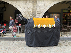 Fires 2016. Passejada de la Mula Baba i teatre de titelles a la Rambla de la Llibertat