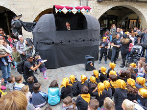 Fires 2016. Passejada de la Mula Baba i teatre de titelles a la Rambla de la Llibertat