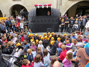 Fires 2016. Passejada de la Mula Baba i teatre de titelles a la Rambla de la Llibertat