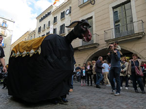 Fires 2016. Passejada de la Mula Baba i teatre de titelles a la Rambla de la Llibertat