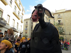 Fires 2016. Passejada de la Mula Baba i teatre de titelles a la Rambla de la Llibertat
