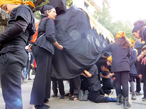 Fires 2016. Passejada de la Mula Baba i teatre de titelles a la Rambla de la Llibertat