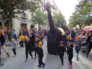 Fires 2016. Passejada de la Mula Baba i teatre de titelles a la Rambla de la Llibertat