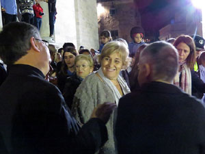Fires 2016. Pujada d'un pilar per les escales de la Catedral, a càrrec dels Marrecs de Salt