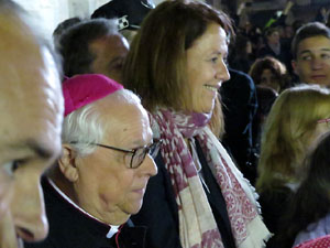 Fires 2016. Pujada d'un pilar per les escales de la Catedral, a càrrec dels Marrecs de Salt