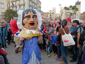 Fires 2016. El pregó. Cercavila amb gegants, capgrossos i mules