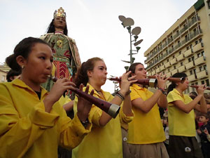 Fires 2016. El pregó. Cercavila amb gegants, capgrossos i mules