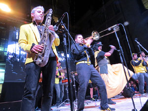 Fires 2016. El preg&oacute. Concert amb Always Drinking Marxing Band