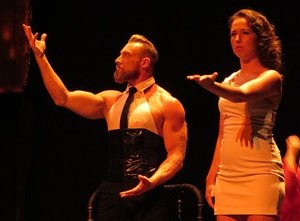 FITAG 2016. Espectacle inaugural. Revolution, de la Cia. I per què no?, de Llançà