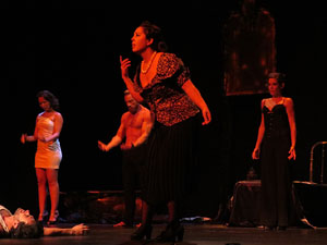 FITAG 2016. Espectacle inaugural. Revolution, de la Cia. I per qu&egrave; no?, de Llan&ccedil;&agrave;