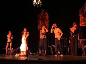 FITAG 2016. Espectacle inaugural. Revolution, de la Cia. I per qu&egrave; no?, de Llan&ccedil;&agrave;