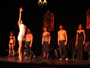 FITAG 2016. Espectacle inaugural. Revolution, de la Cia. I per qu&egrave; no?, de Llan&ccedil;&agrave;