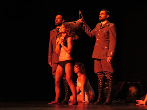 FITAG 2016. Espectacle inaugural. Revolution, de la Cia. I per qu&egrave; no?, de Llan&ccedil;&agrave;