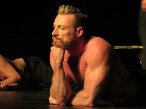 FITAG 2016. Espectacle inaugural. Revolution, de la Cia. I per qu&egrave; no?, de Llan&ccedil;&agrave;