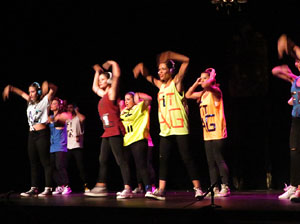 FITAG 2016. Espectacle inaugural. Revolution, de la Cia. I per qu&egrave; no?, de Llan&ccedil;&agrave;