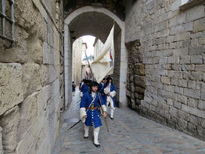 Girona resisteix! Jornades de recreació històrica de la Guerra de Successió. La desfilada