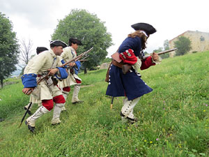 Girona resisteix! Jornades de recreació històrica de la Guerra de Successió. Castell de Montjuïc. Combat al pati d'armes