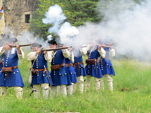 Girona resisteix! Jornades de recreació històrica de la Guerra de Successió. Castell de Montjuïc. Combat al pati d'armes