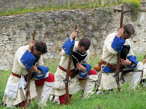 Girona resisteix! Jornades de recreació històrica de la Guerra de Successió. Castell de Montjuïc. Assalt de les portes del castell