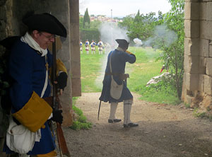 Girona resisteix! Jornades de recreació històrica de la Guerra de Successió. Castell de Montjuïc. Assalt de les portes del castell