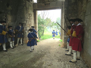 Girona resisteix! Jornades de recreació històrica de la Guerra de Successió. Castell de Montjuïc. Assalt de les portes del castell