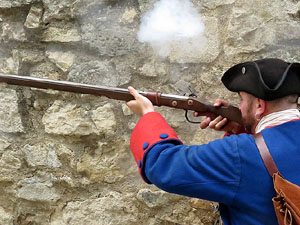 Girona resisteix! Jornades de recreació històrica de la Guerra de Successió. Combat al carrer de Pere de Rocaberti