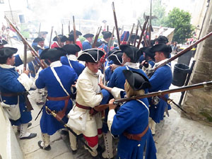 Girona resisteix! Jornades de recreació històrica de la Guerra de Successió. Combat al carrer de Pere de Rocaberti