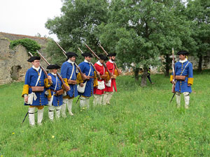 Girona resisteix! Jornades de recreació històrica de la Guerra de Successió. Castell de Montjuïc. Presentació de les unitats