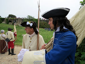 Girona resisteix! Jornades de recreació històrica de la Guerra de Successió. Castell de Montjuïc. Presentació de les unitats