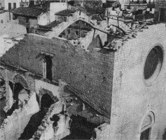 L'església de Santa Susanna del Mercadal, amb els efectes de la Guerra Civil. 1939