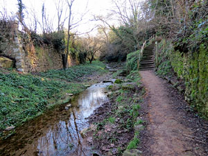 L'itinerari del Galligants. Camí verd que connecta la plaça dels Jurats del Barri Vell amb la font del Bisbe 