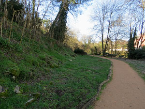 L'itinerari del Galligants. Camí verd que connecta la plaça dels Jurats del Barri Vell amb la font del Bisbe 