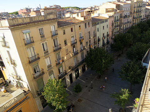 Vista elevada de la Rambla de la Llibertat, antiga pla&ccedil;a de les Cols