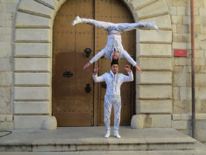 Nadal 2016. R&egrave;cord Guiness de pujada d'escales en equilibri a la Catedral