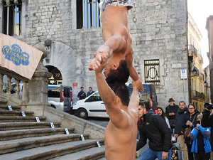 Nadal 2016. R&egrave;cord Guiness de pujada d'escales en equilibri a la Catedral