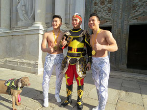 Nadal 2016. R&egrave;cord Guiness de pujada d'escales en equilibri a la Catedral