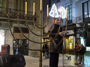 Nadal 2016. Encesa de les llums de Hanukk&agrave; a la pla&ccedil;a del Vi