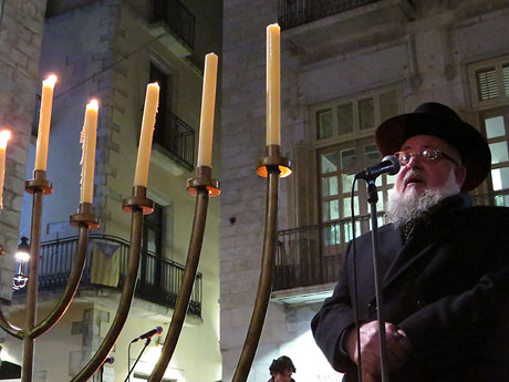 Nadal 2016 a Girona. Encesa de les llums de Hanukk&agrave; a la pla&ccedil;a del Vi