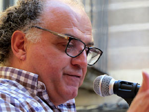 Sant Joan 2016. Arribada de la Flama del Canig&oacute;. Lectura del manifest per Ramon Grau a la pla&ccedil;a del Vi