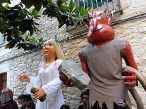 Festival Und&agrave;rius 2016. Cercavila amb els gegants de Santa Eug&egrave;nia de Ter