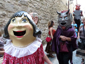 Festival Und&agrave;rius 2016. Cercavila amb els gegants de Santa Eug&egrave;nia de Ter