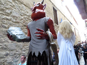 Festival Und&agrave;rius 2016. Cercavila amb els gegants de Santa Eug&egrave;nia de Ter