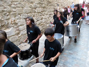 Festival Und&agrave;rius 2016. Cercavila amb els gegants de Santa Eug&egrave;nia de Ter