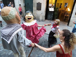 Festival Und&agrave;rius 2016. Cercavila amb els gegants de Santa Eug&egrave;nia de Ter