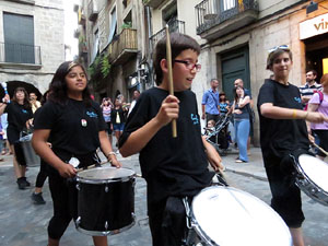 Festival Und&agrave;rius 2016. Cercavila amb els gegants de Santa Eug&egrave;nia de Ter