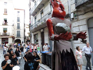 Festival Und&agrave;rius 2016. Cercavila amb els gegants de Santa Eug&egrave;nia de Ter
