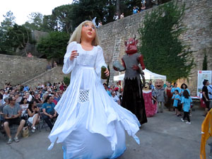 Festival Und&agrave;rius 2016. Cercavila amb els gegants de Santa Eug&egrave;nia de Ter